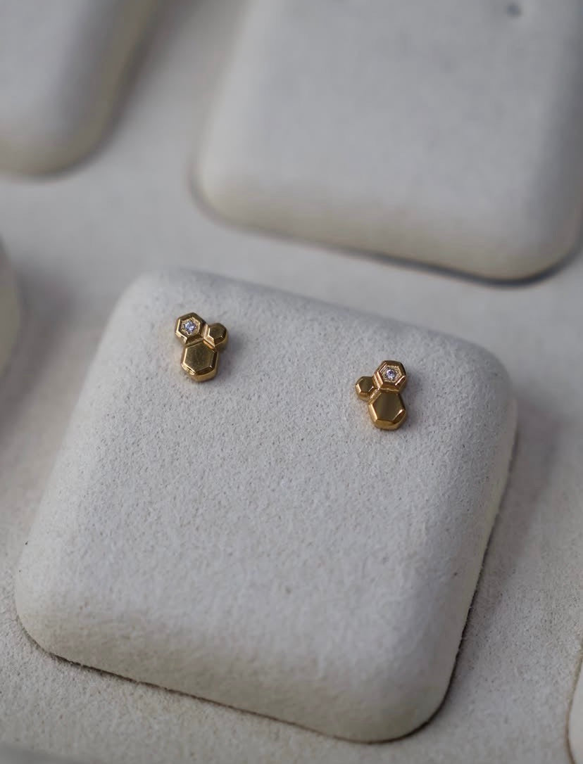 Beehive studs