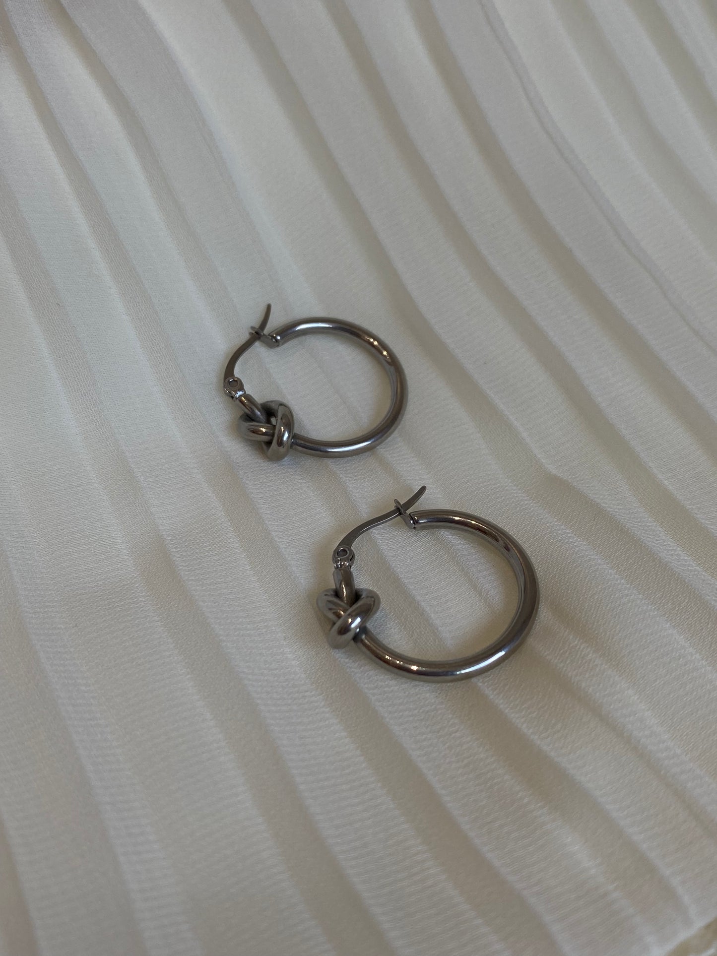 Knot earrings (silver)