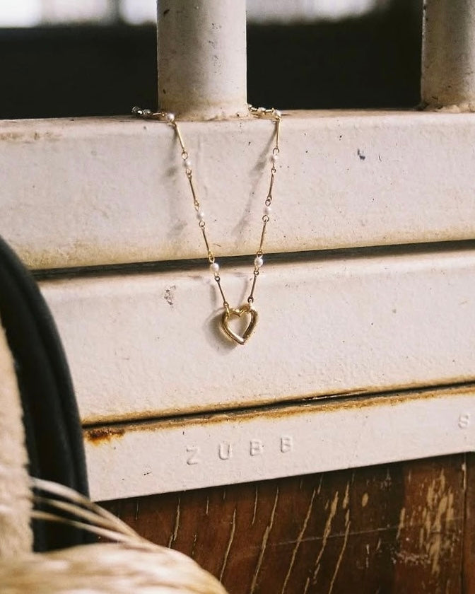 Moon kisses Choker (gold)