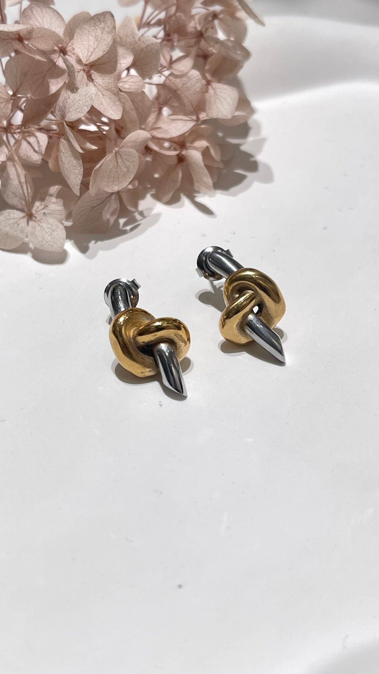 Double tone earring