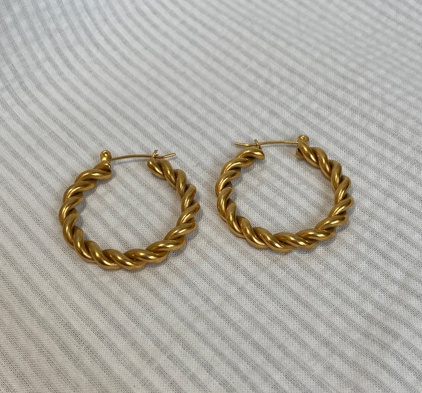 Rosy hoops