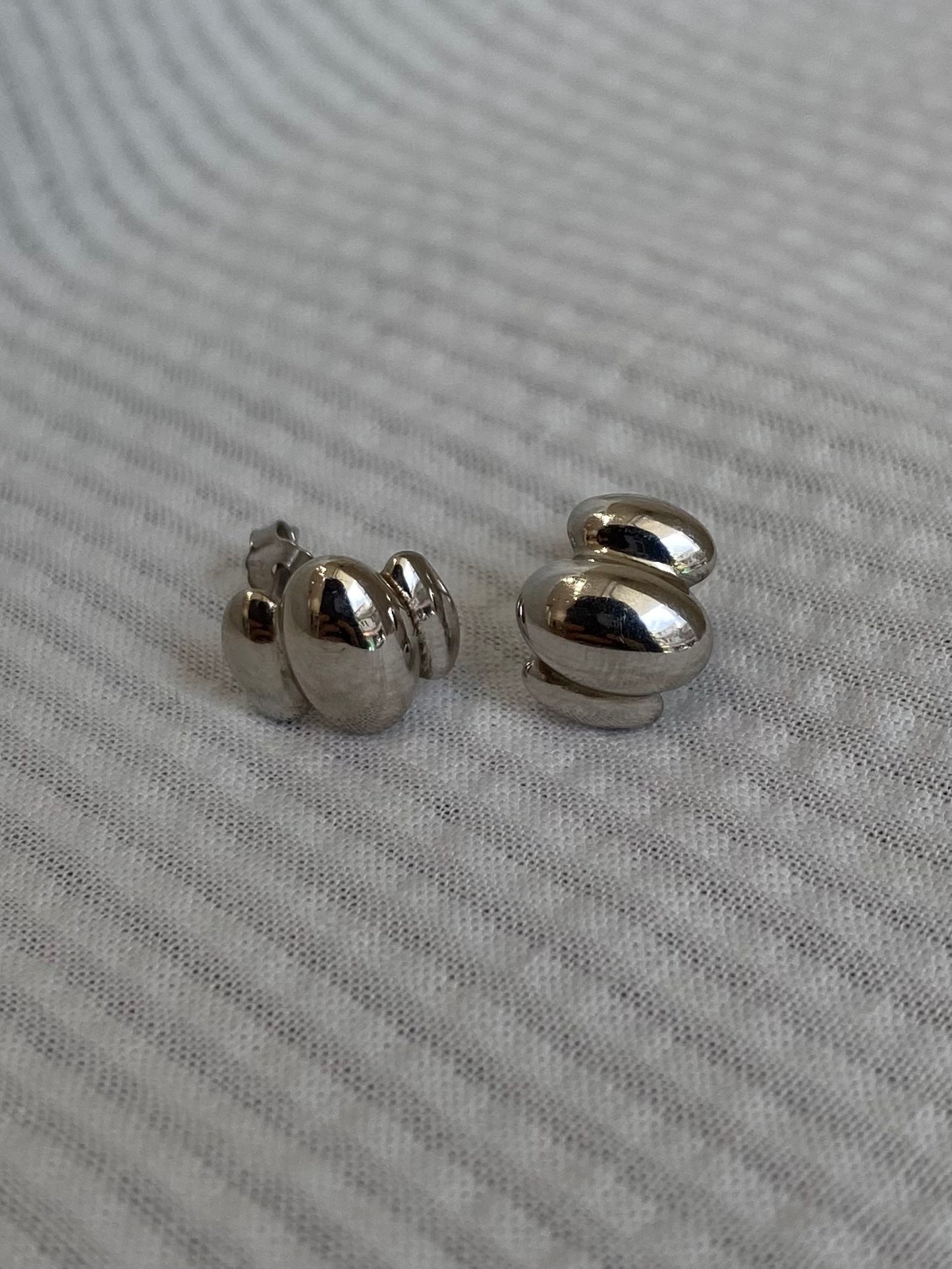 Lama earrings (silver)