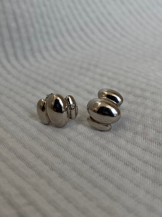 Lama earrings (silver)