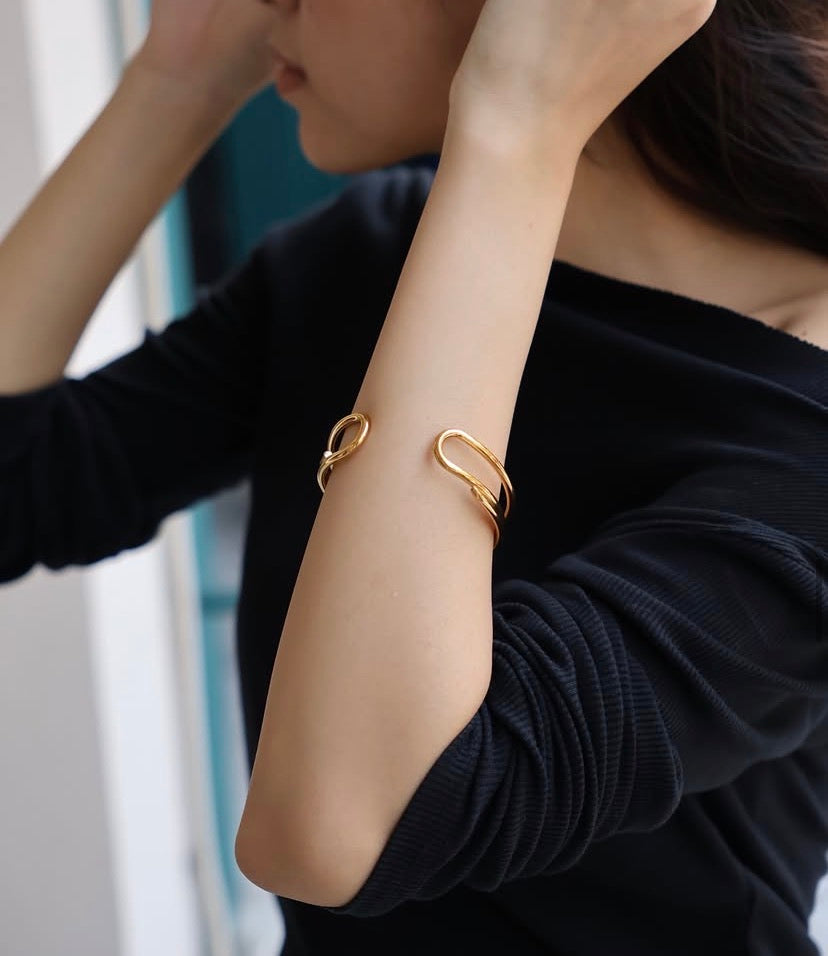 Ferry bangle