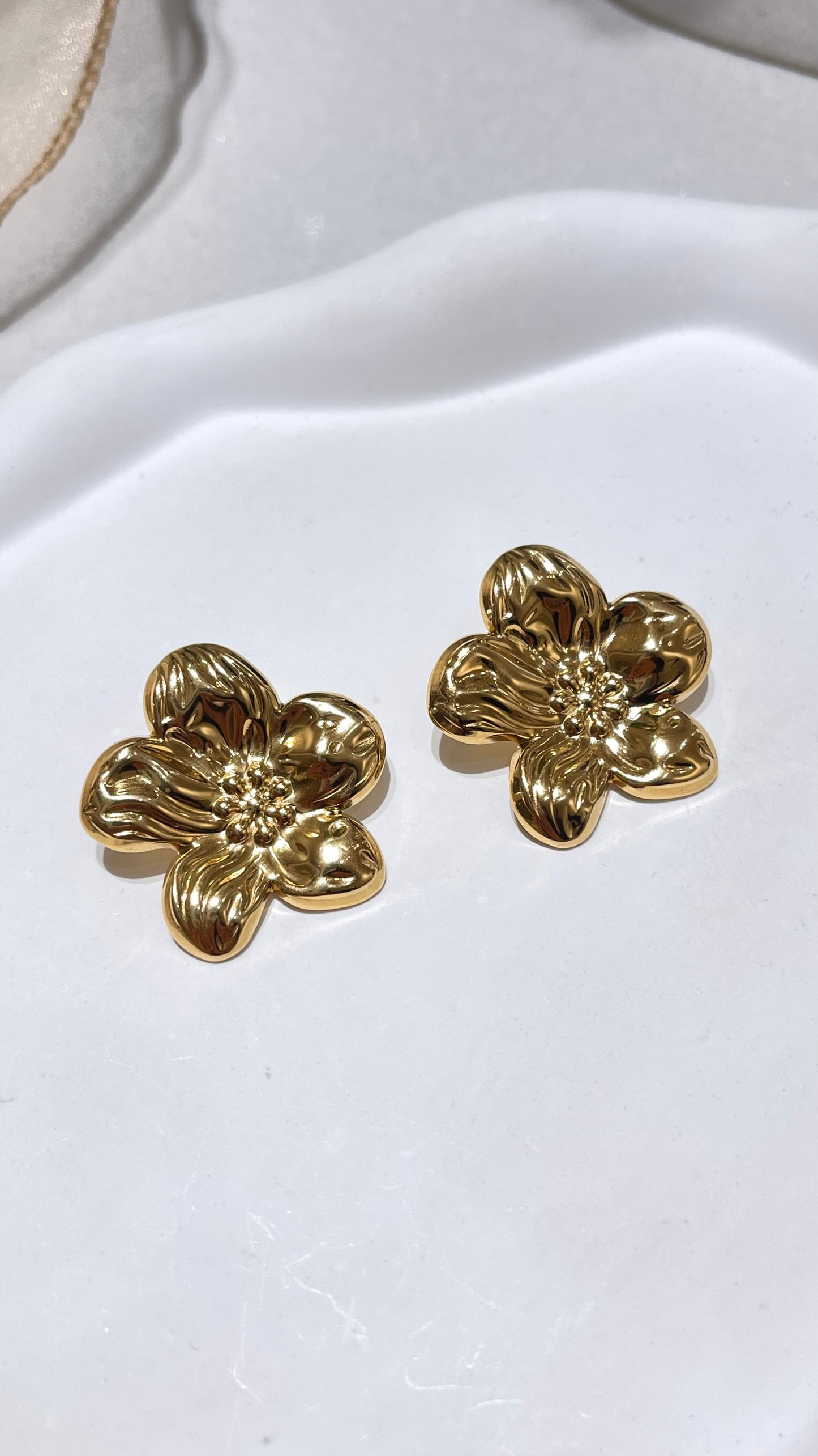 Vintage floral earrings