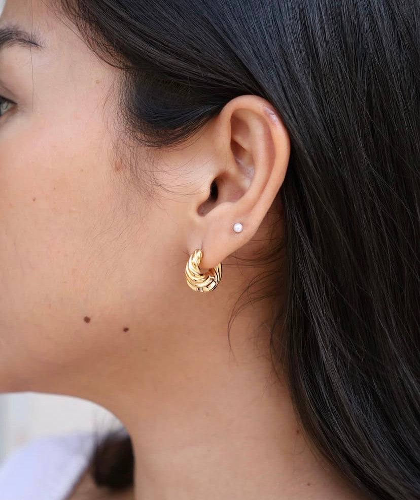 Amora hoops