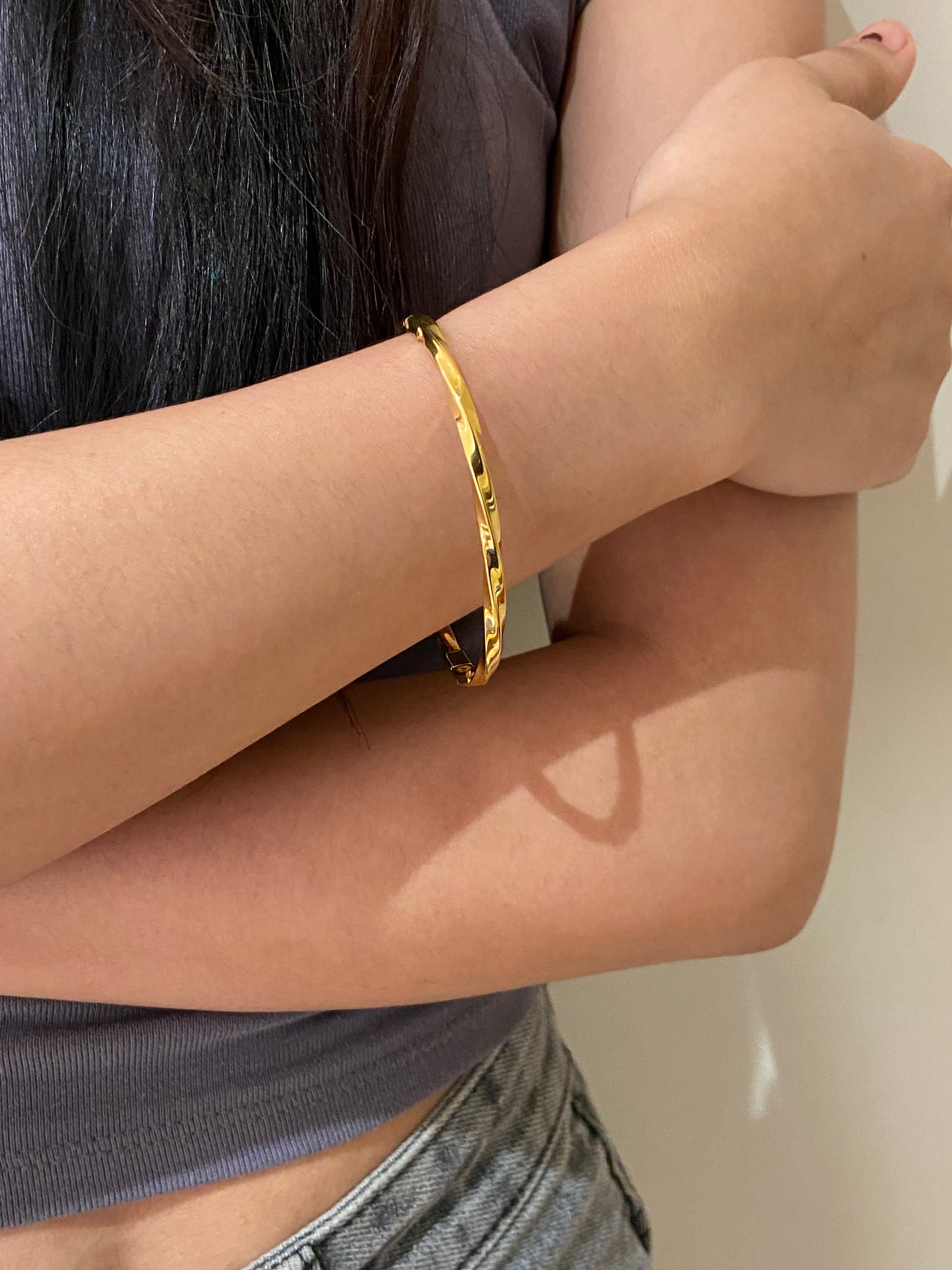 Twirl bangle