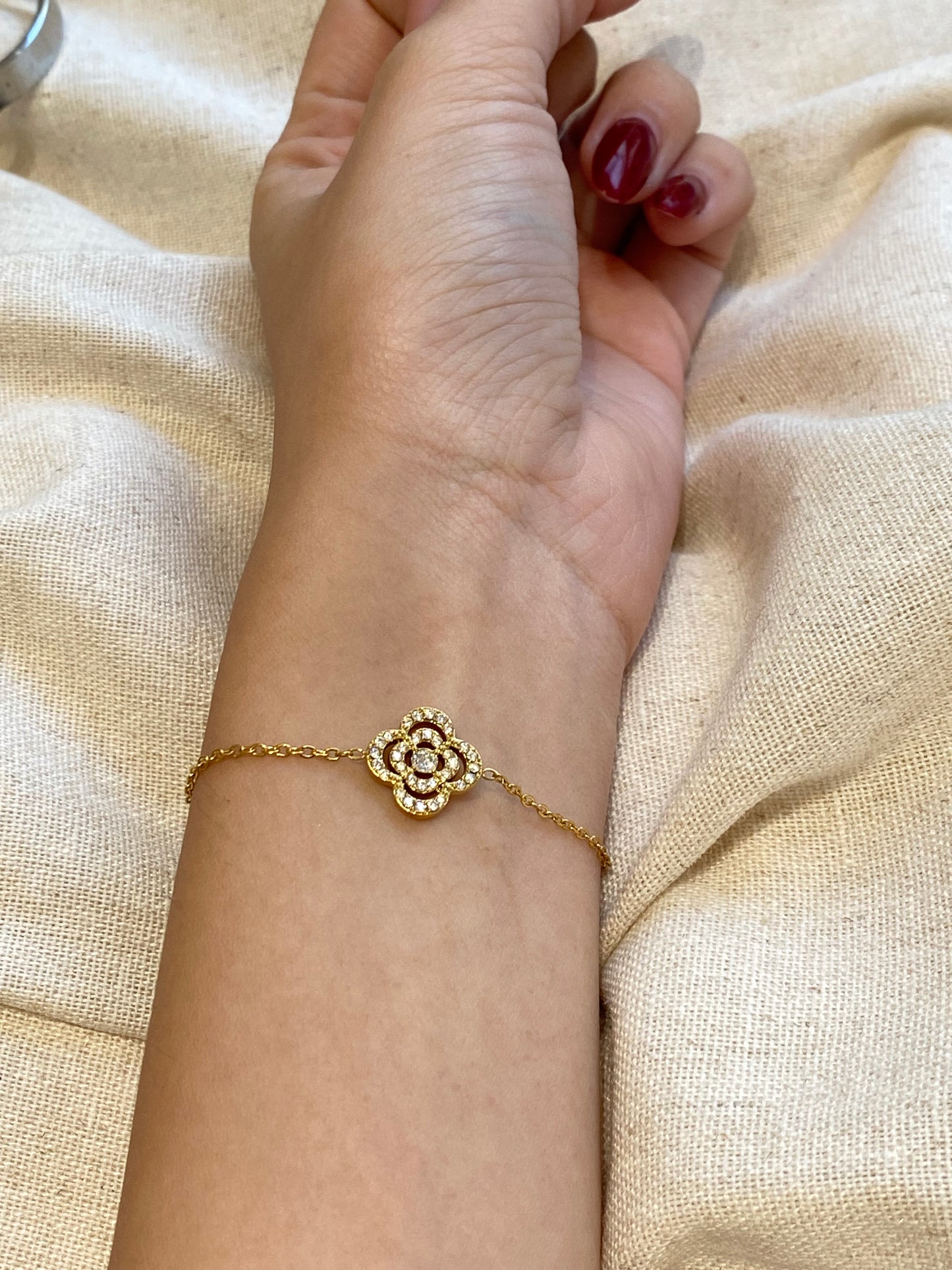 Zircon clover bracelet