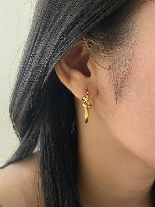 Knot earrings (gold)