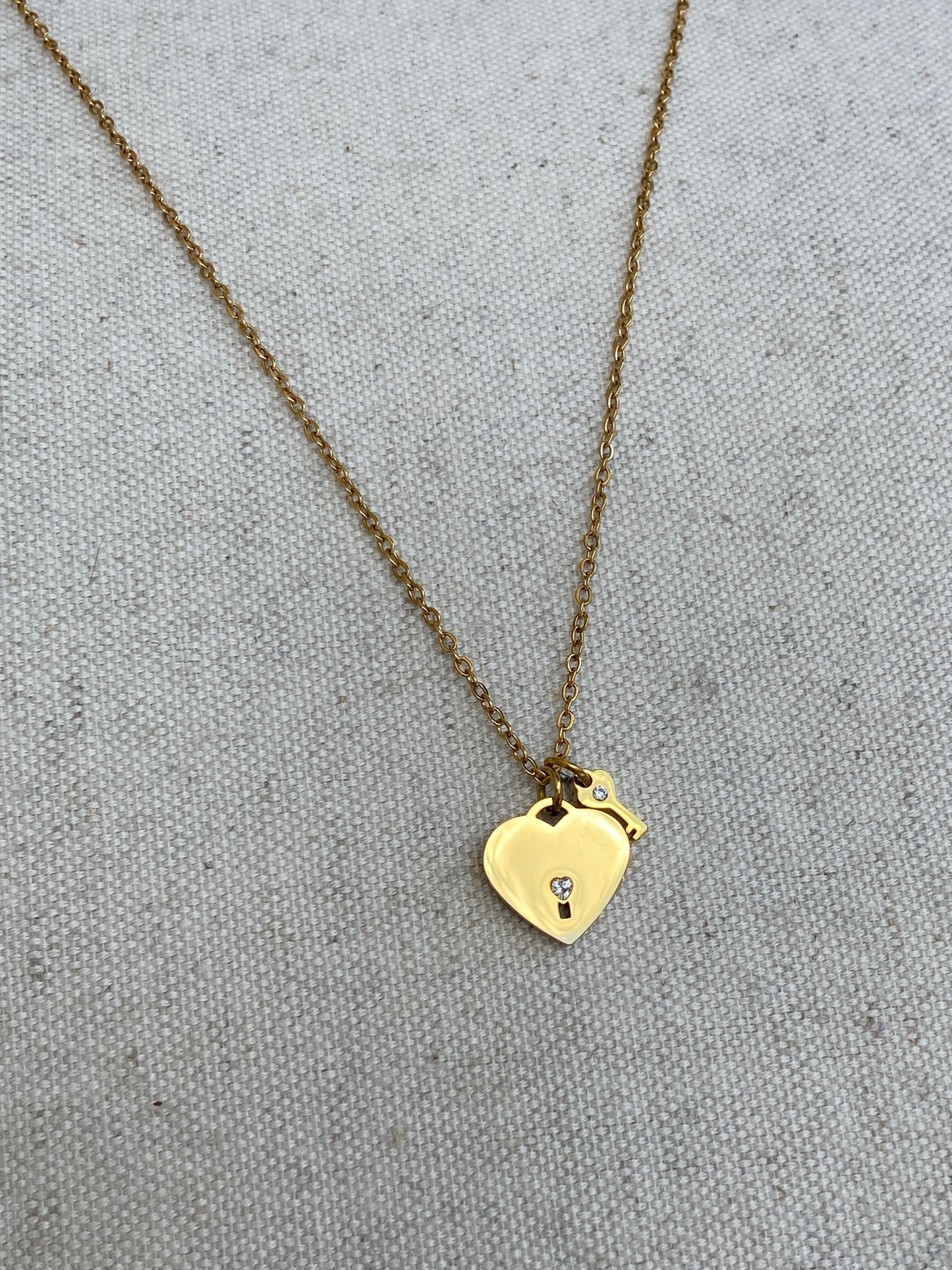 Lock heart  necklace (Gold )