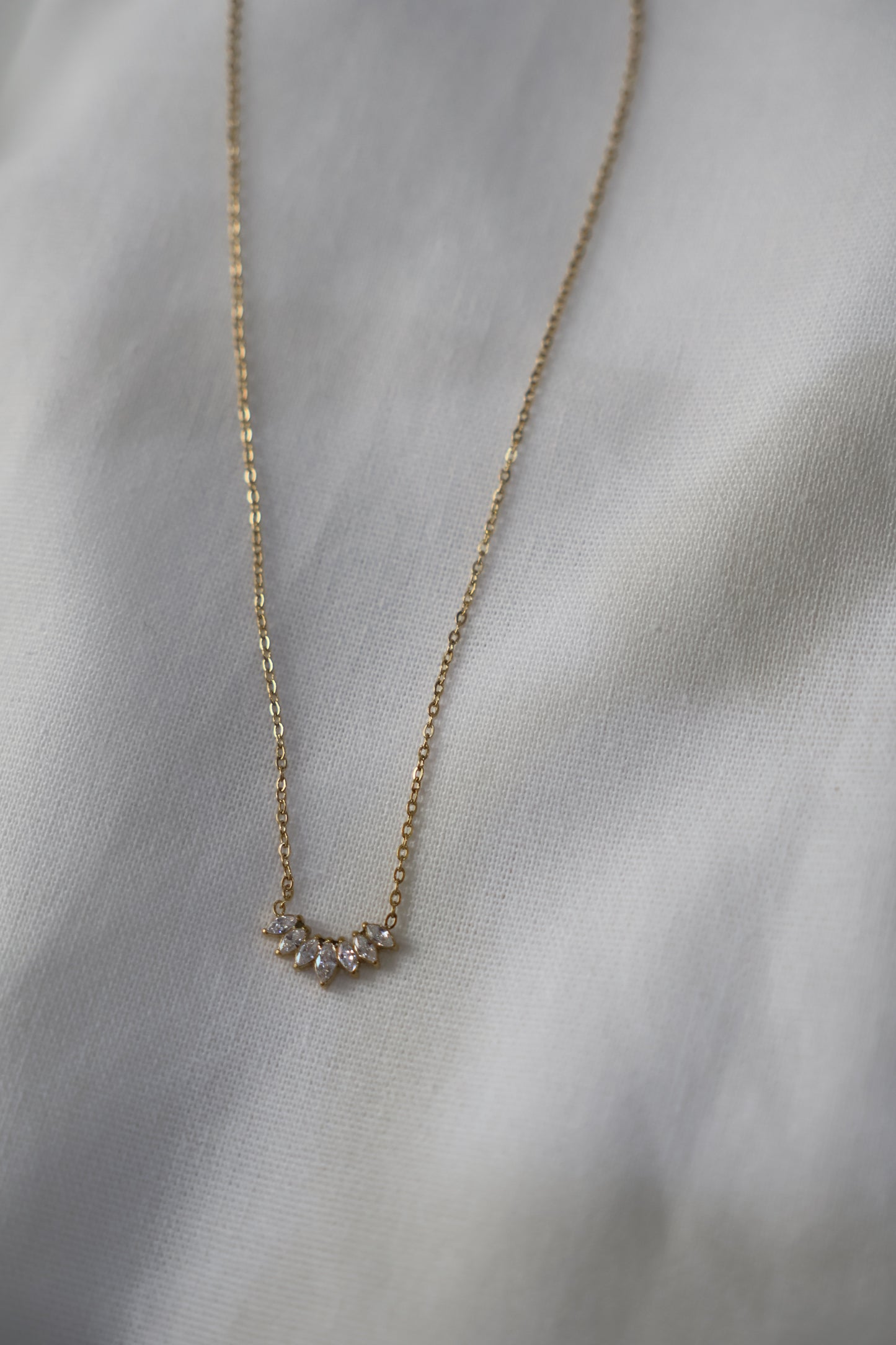 Gem Crown necklace ( gold)