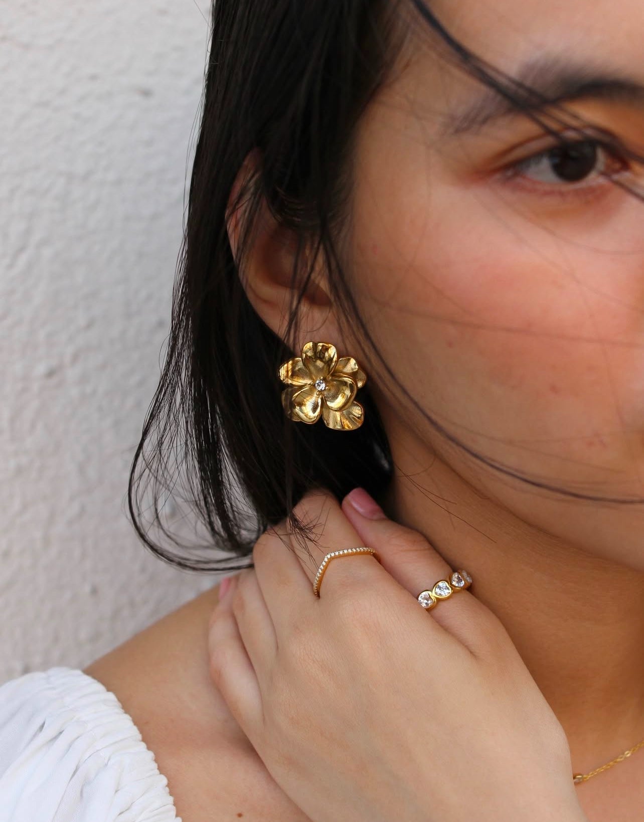 Poise earring