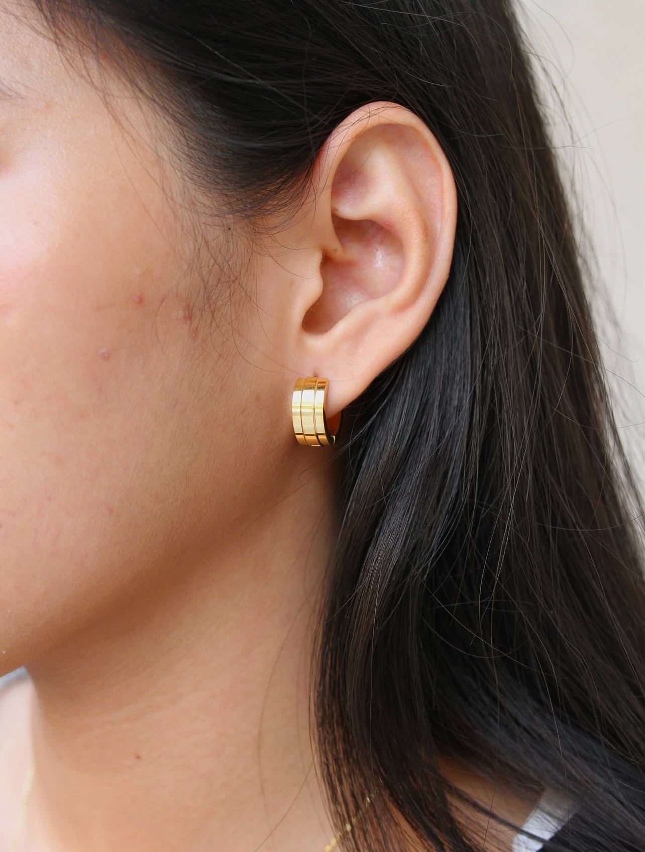 Monic earring