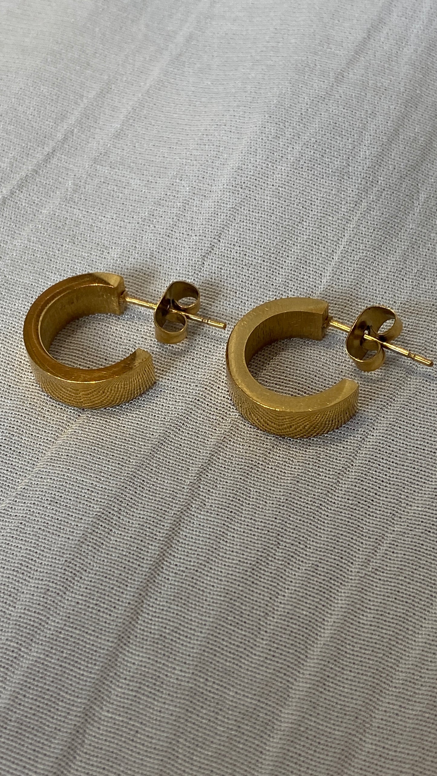 Flat C hoops