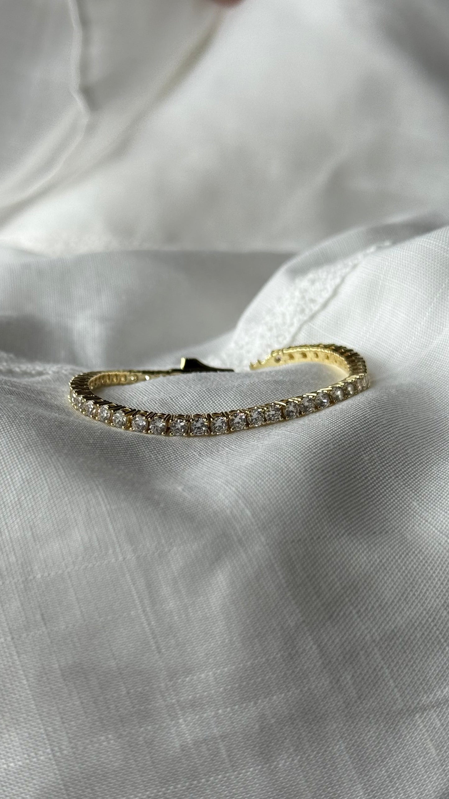 Br tennis bracelet