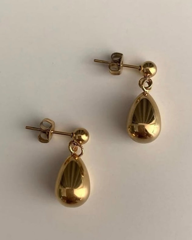 Water drop earrings