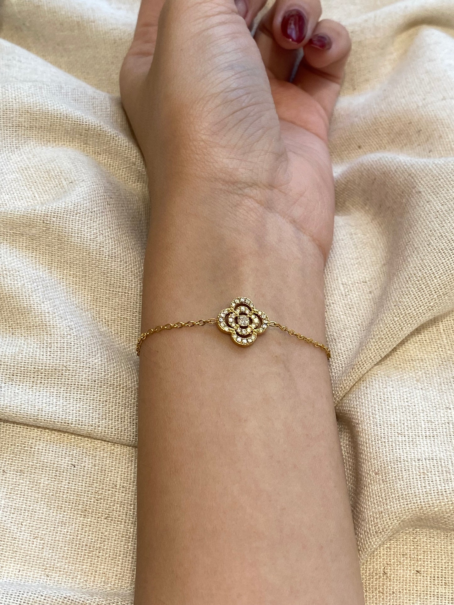 Zircon clover bracelet