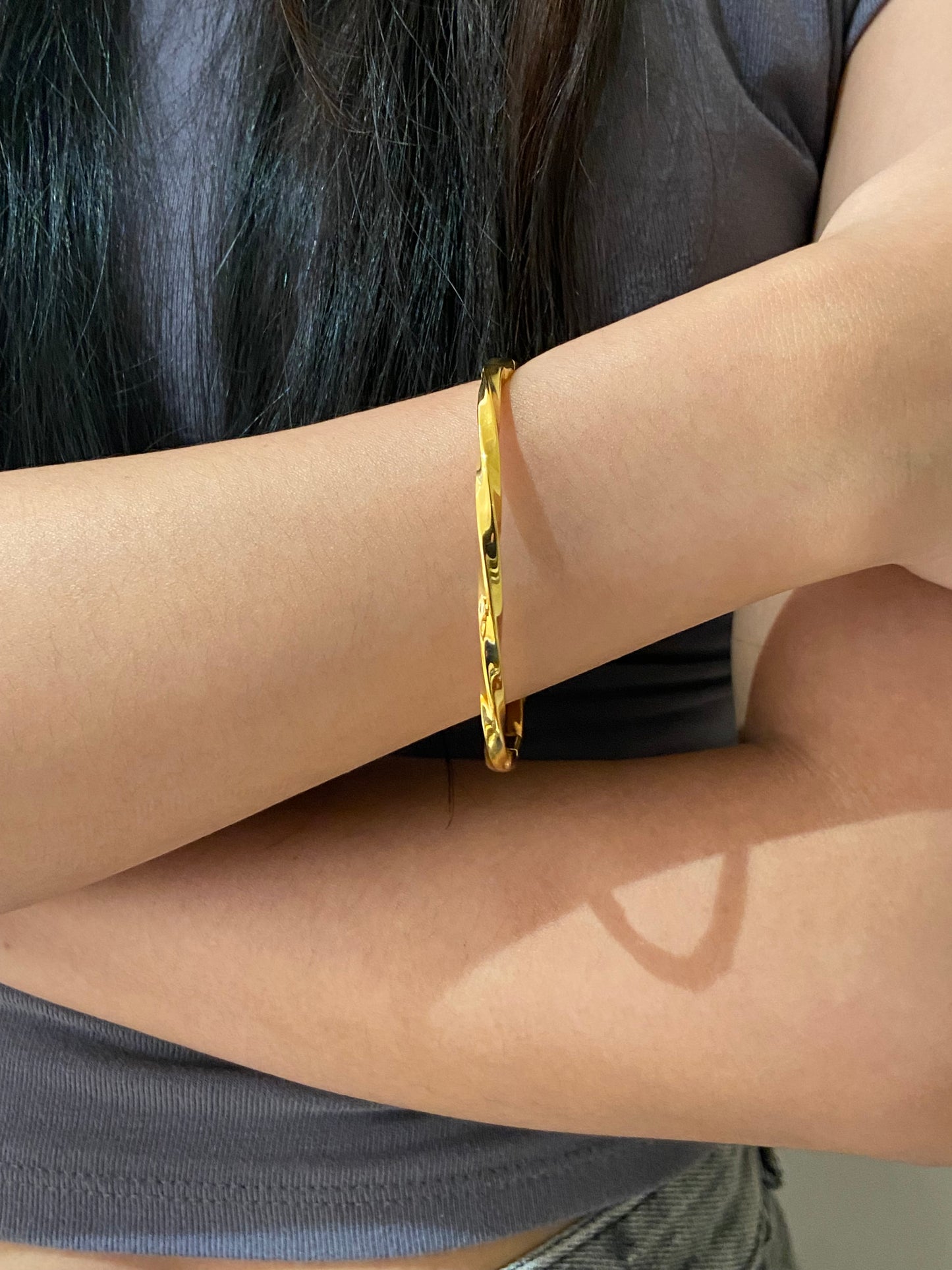 Twirl bangle
