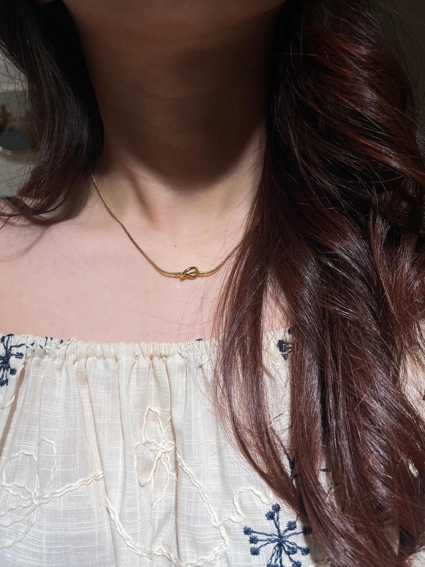 Knot necklace