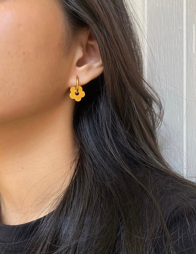 Flower drop earrings