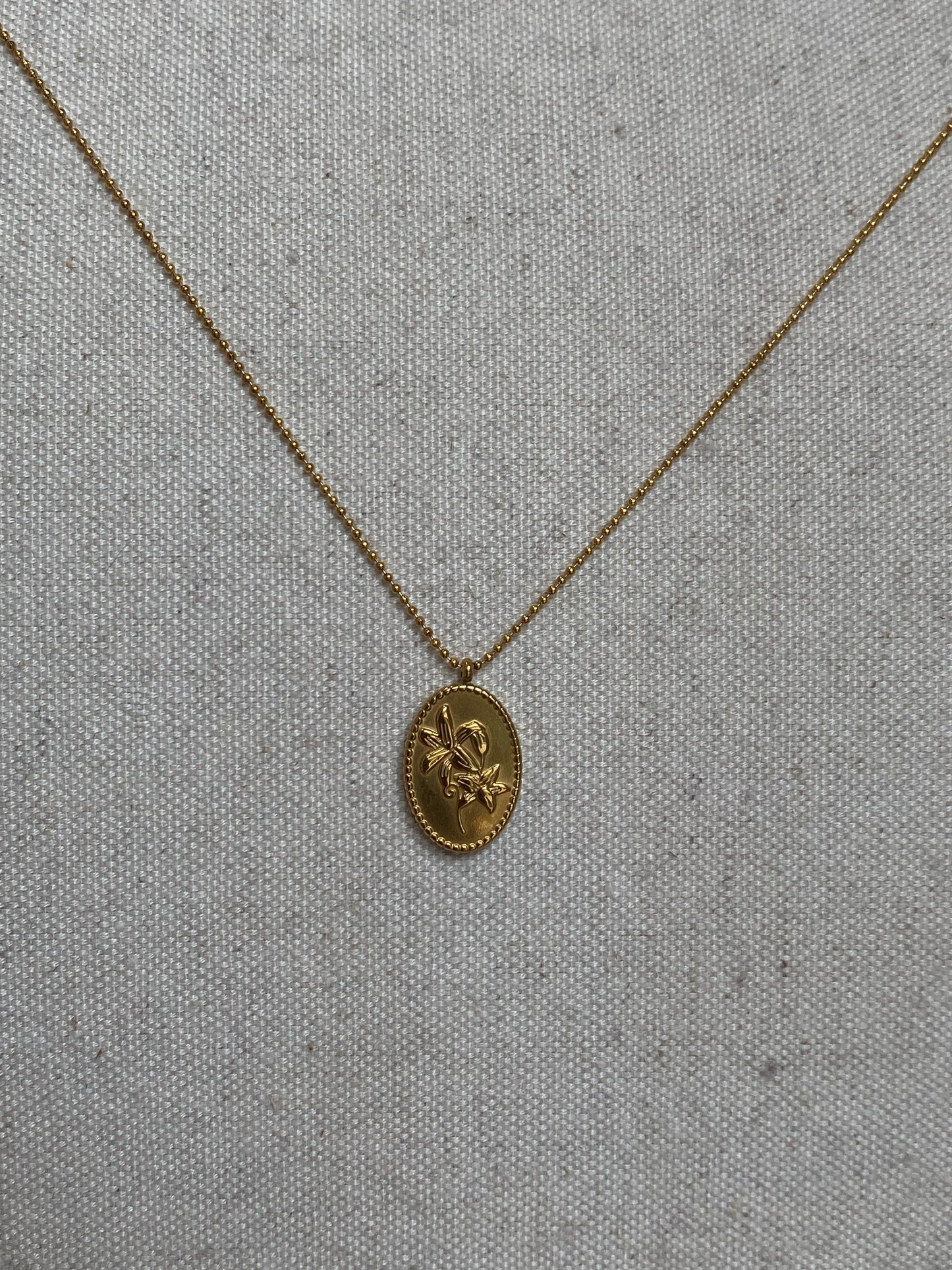 Lilly Necklace