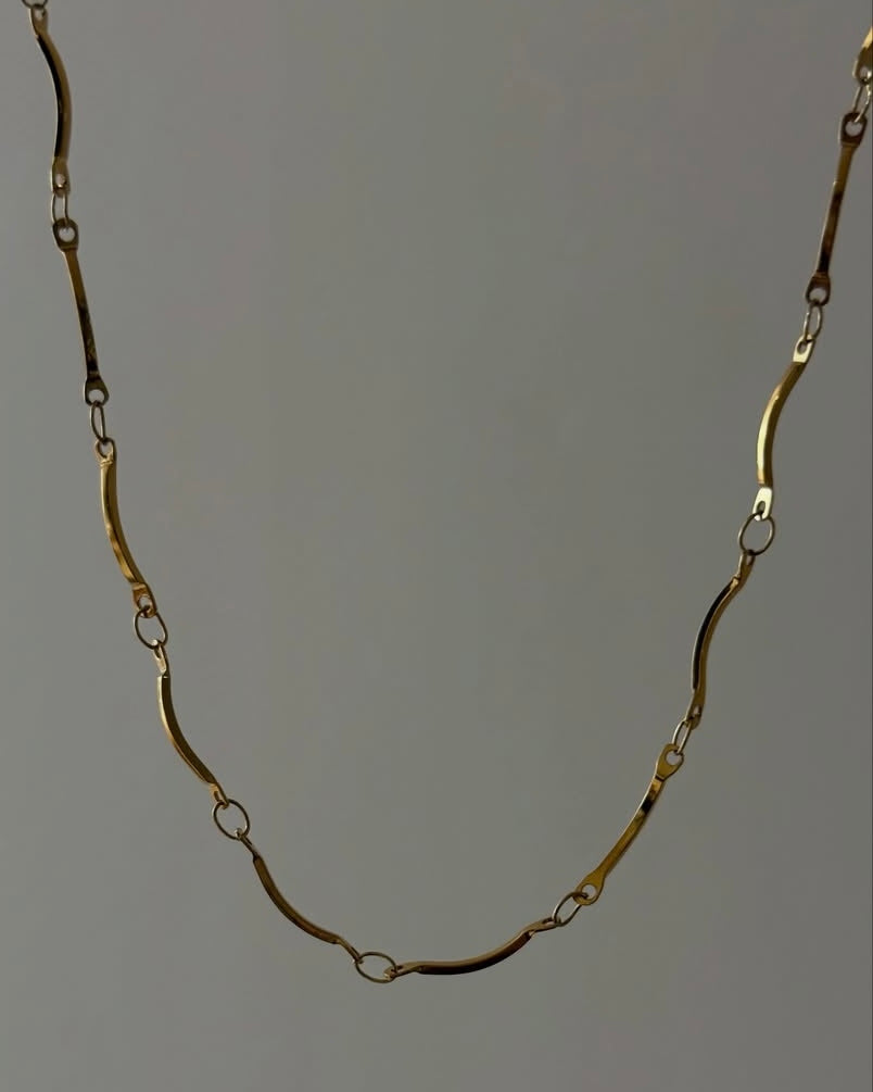 Wavy tutti necklace