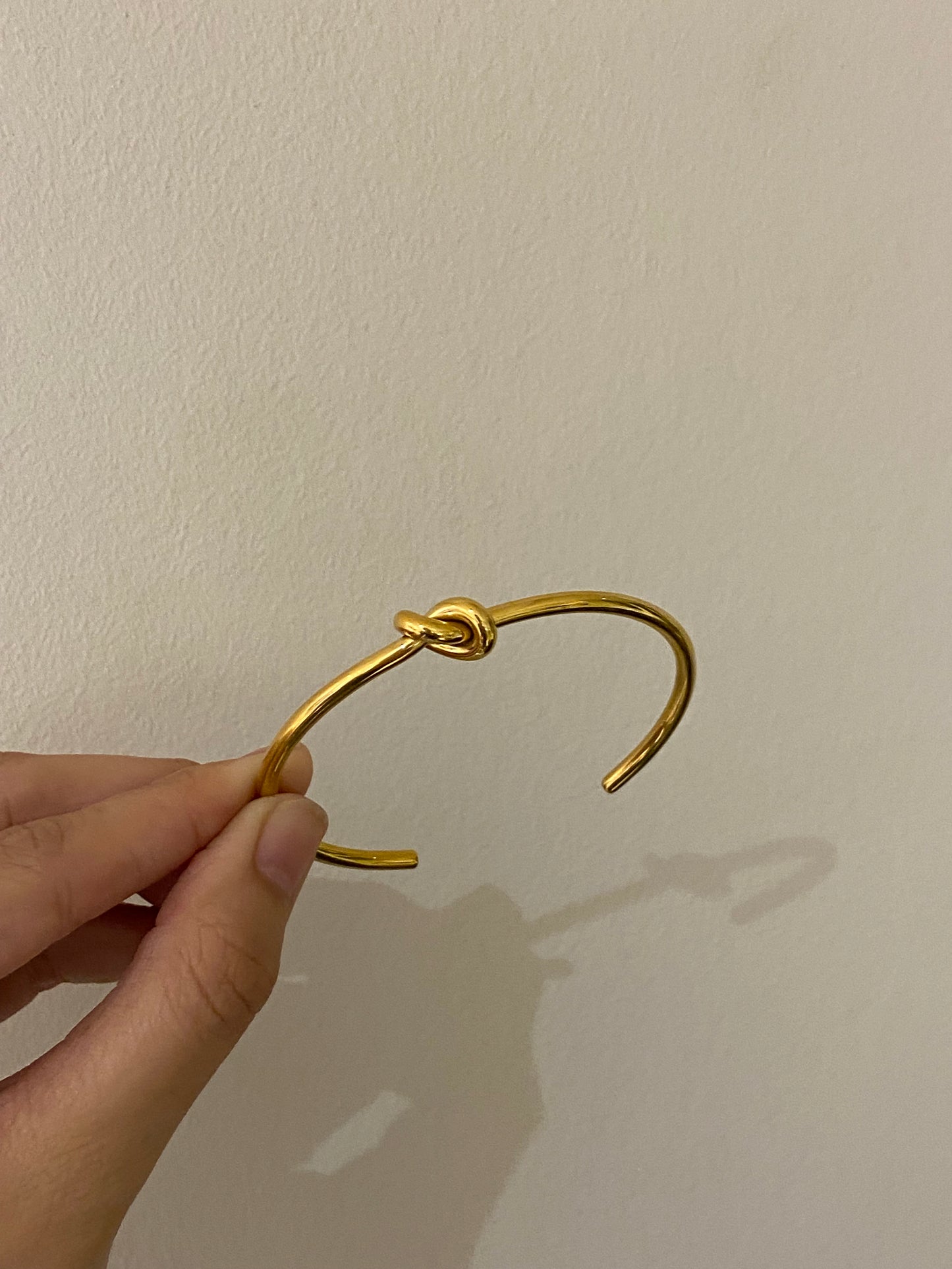 Knot bangle