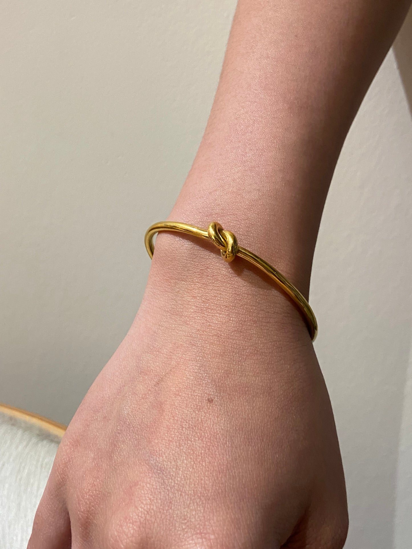 Knot bangle