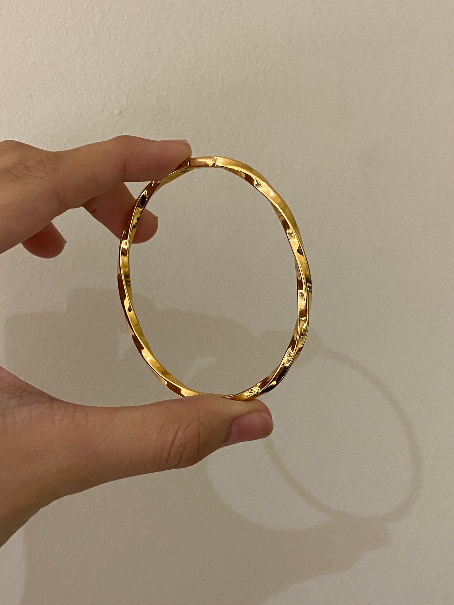 Twirl bangle