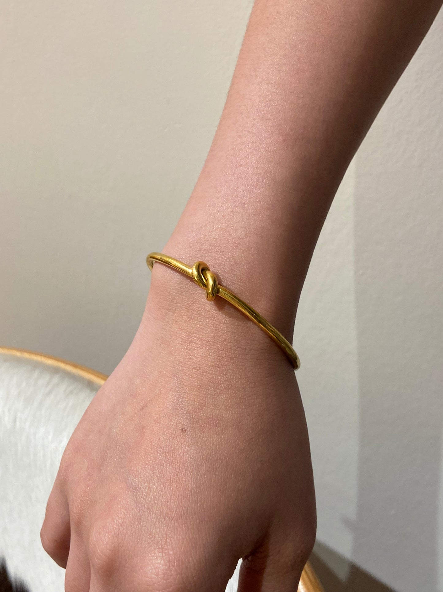 Knot bangle