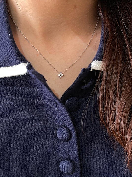 Sv mini clover necklace