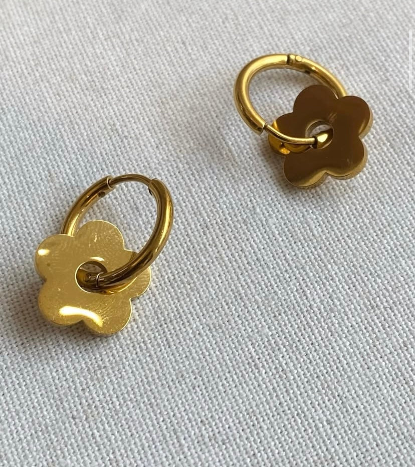 Flower drop earrings