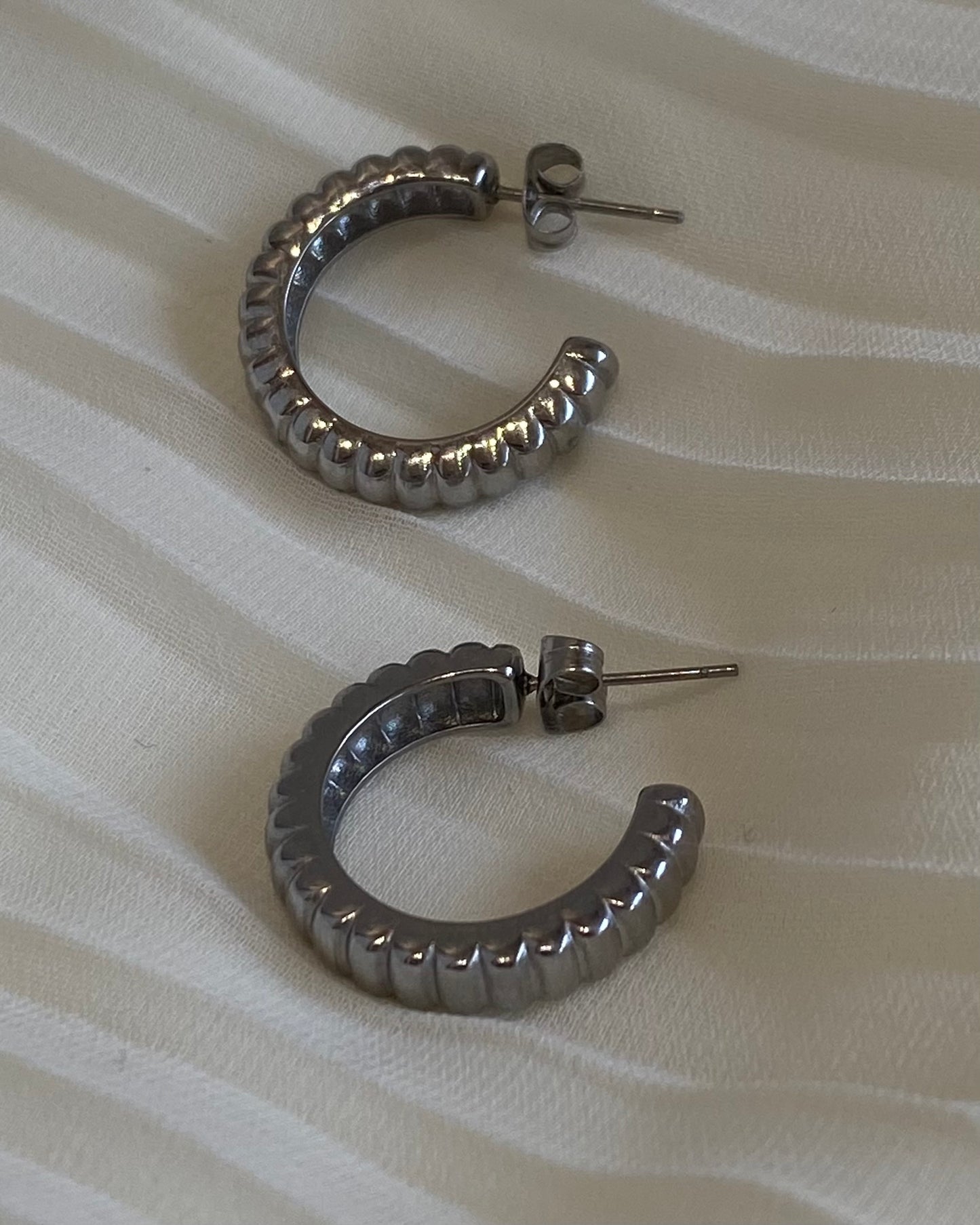Cher hoops (silver)
