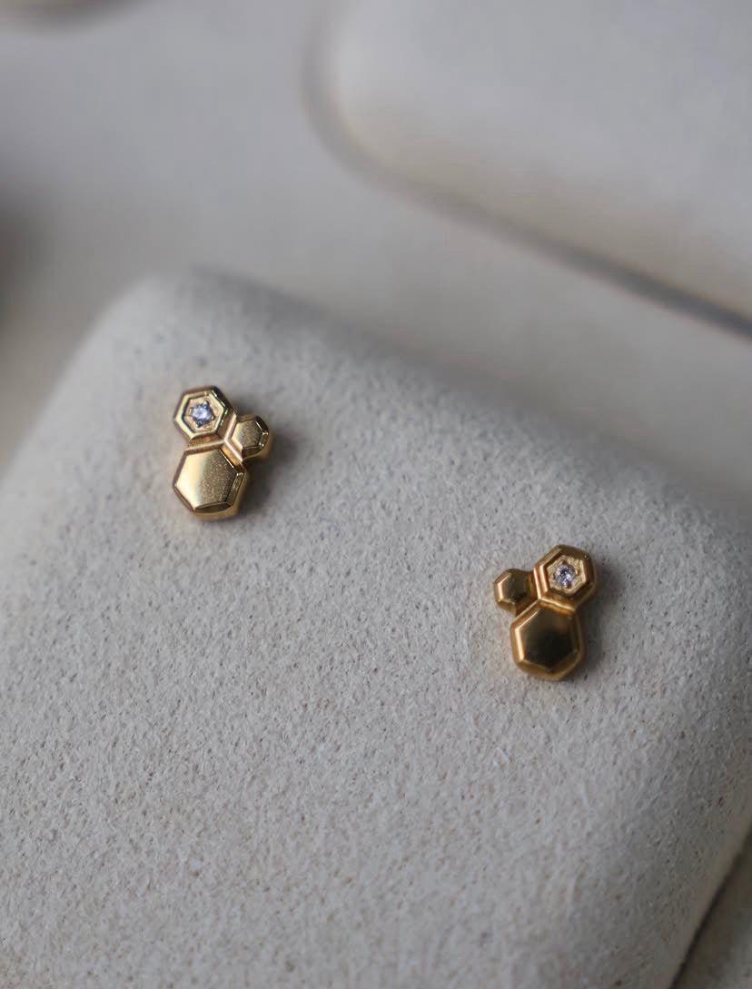 Beehive studs