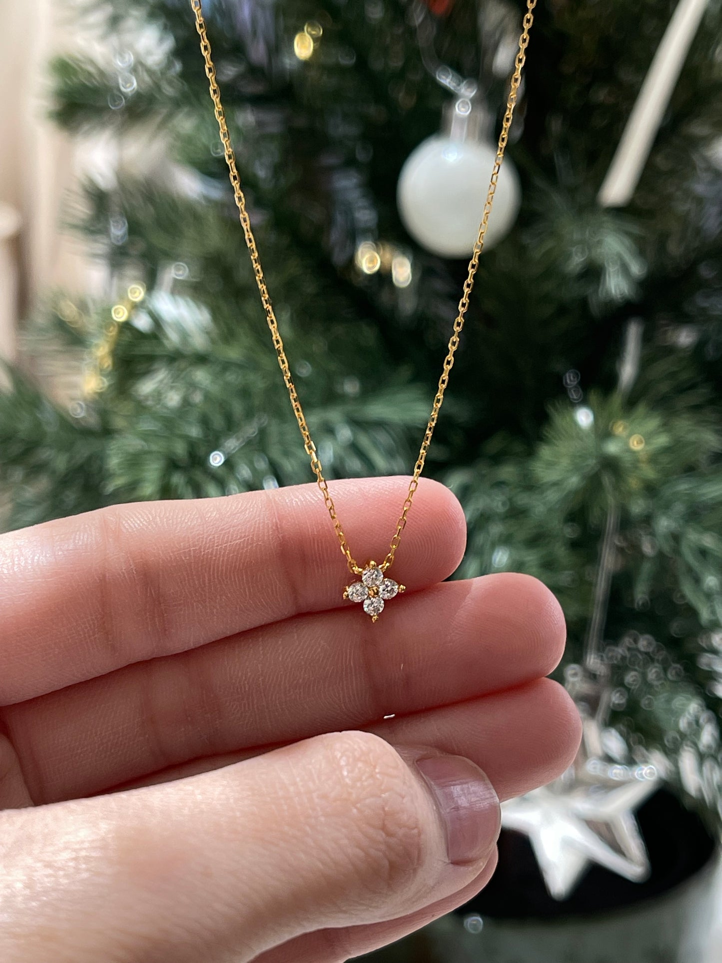 Sv Mini clover necklace