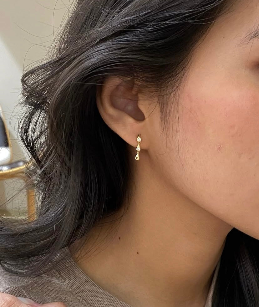 Zircon drop earrings